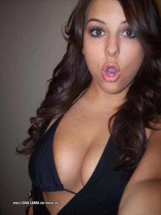 12P Compilation of hot busty amateur self-shooting GFs