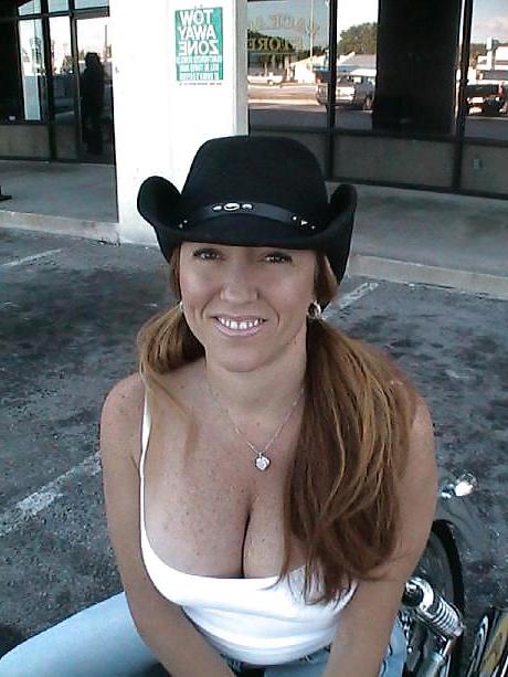25P BUSTY AMATEUR IX