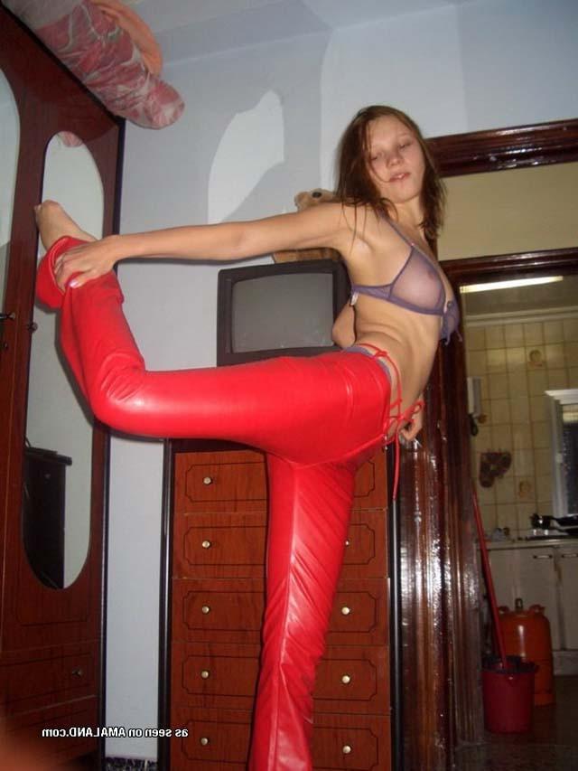 12P Solo flexible babe from Watch My GF