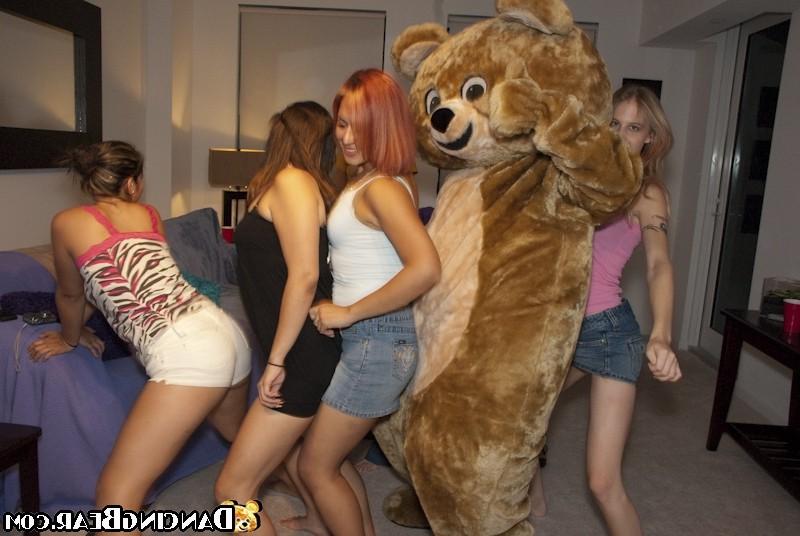 16P Many drunk partygirls sucking and fucking at a wild sex orgy