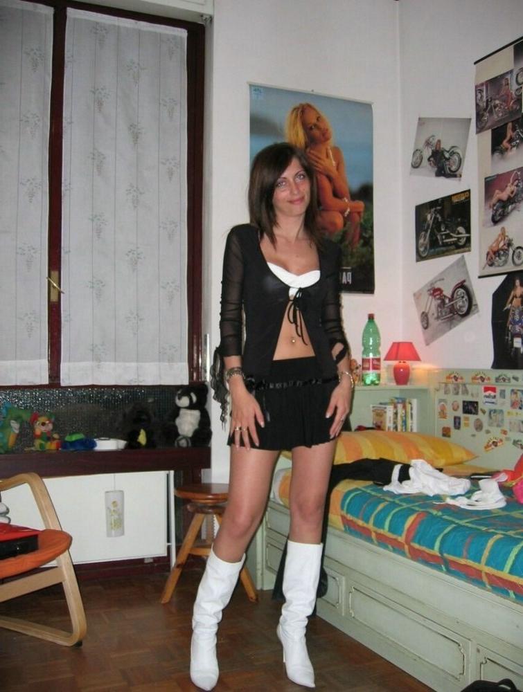 15P Amateur self-shooting teens showing their bodies