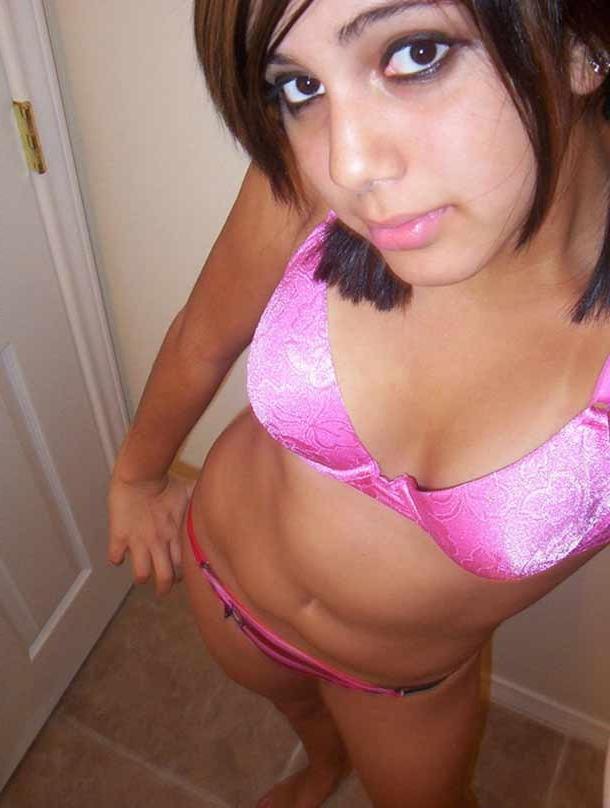 11P Compilation of hot amateur gfs posing