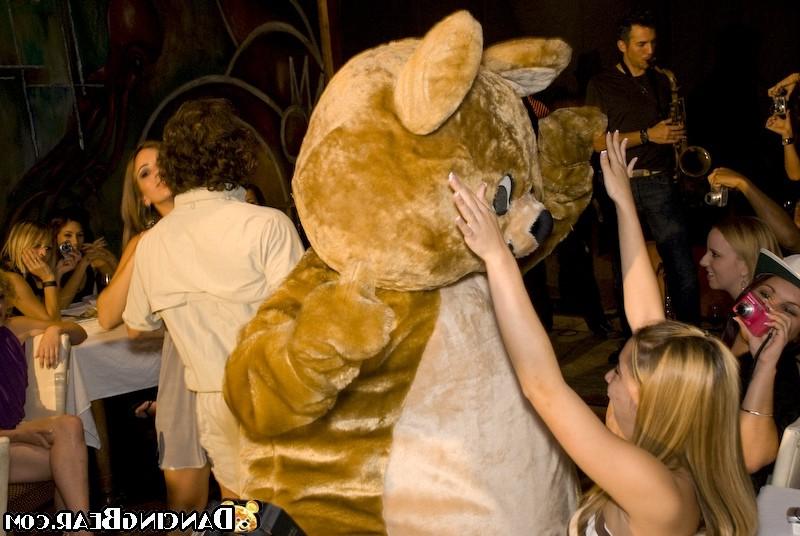 16P Many horny dancing girls get drilled by muscular strippers