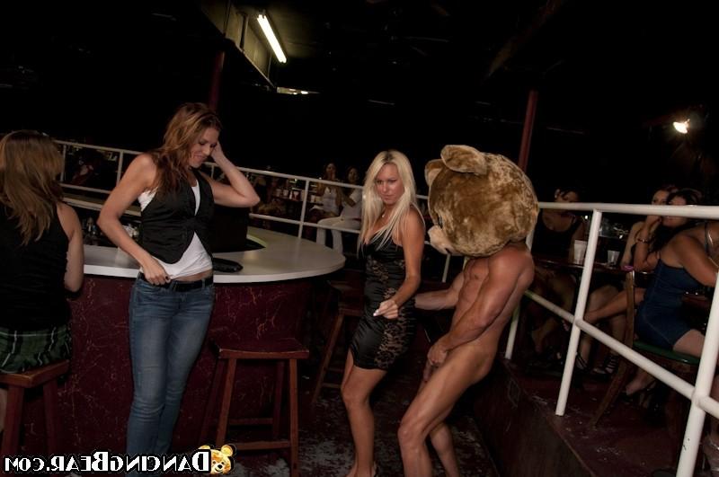 16P Gangbang action during an exciting dirty party at private club