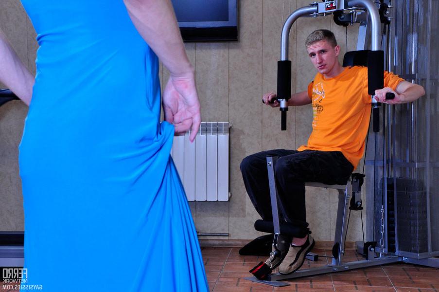 20P Dressed to kill sissy asks a sporty guy for some additional anal