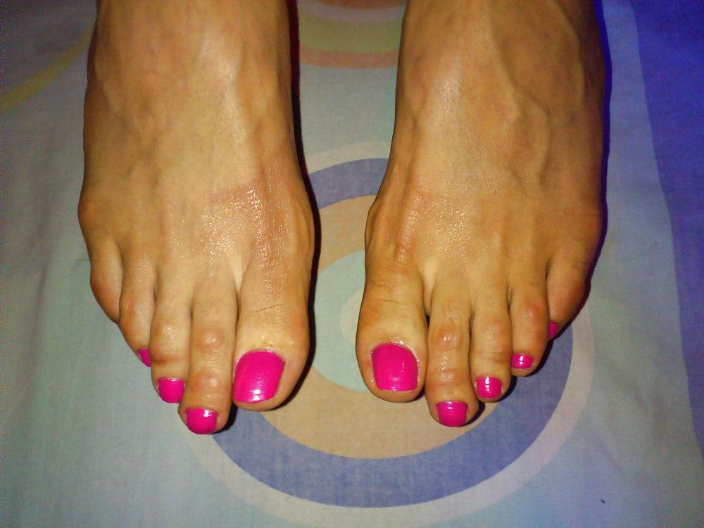 18P Amateur footjob