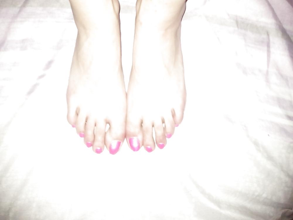 18P Amateur footjob