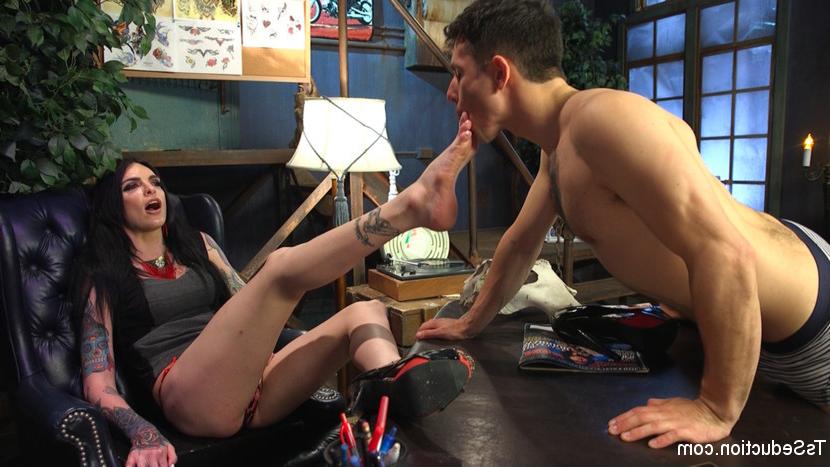 15P Chelsea Marie uses her hungry hard cock on straight guy while he licks her ass a