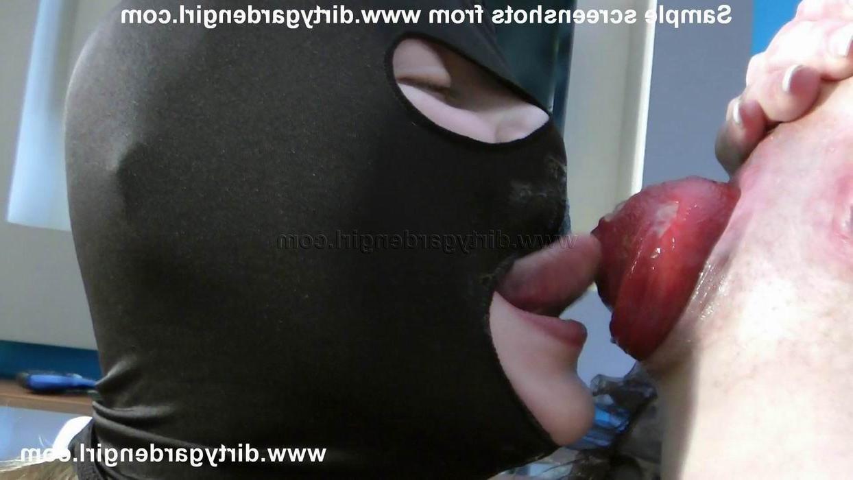 18P extreme mature toying her pussy and prolapsed ass