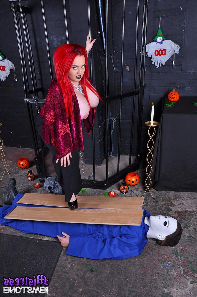 13P Mistress Jemstone beating up halloween wildman Michael Myers