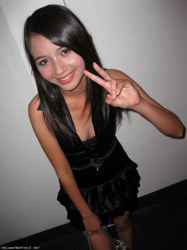 11P Hot Wet Thai Bargirls Paid For Sex With A Swedish Guy