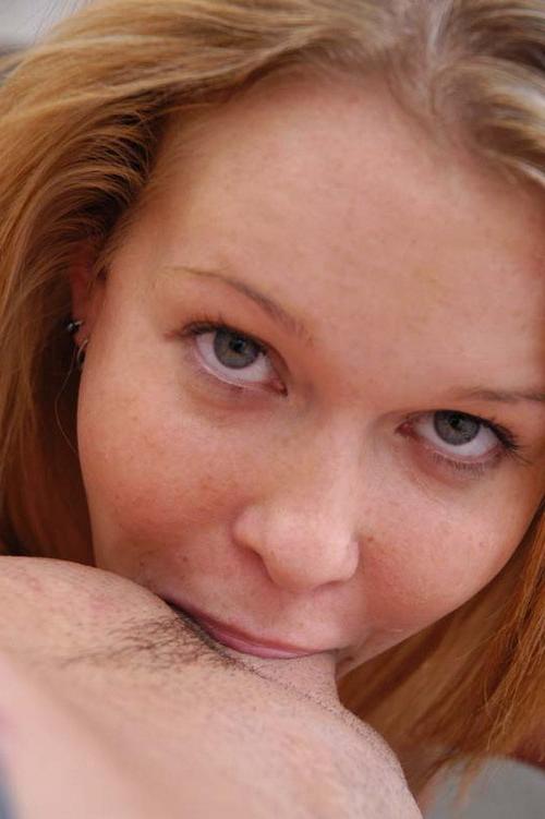 17P Real amateur chick does her first double anal