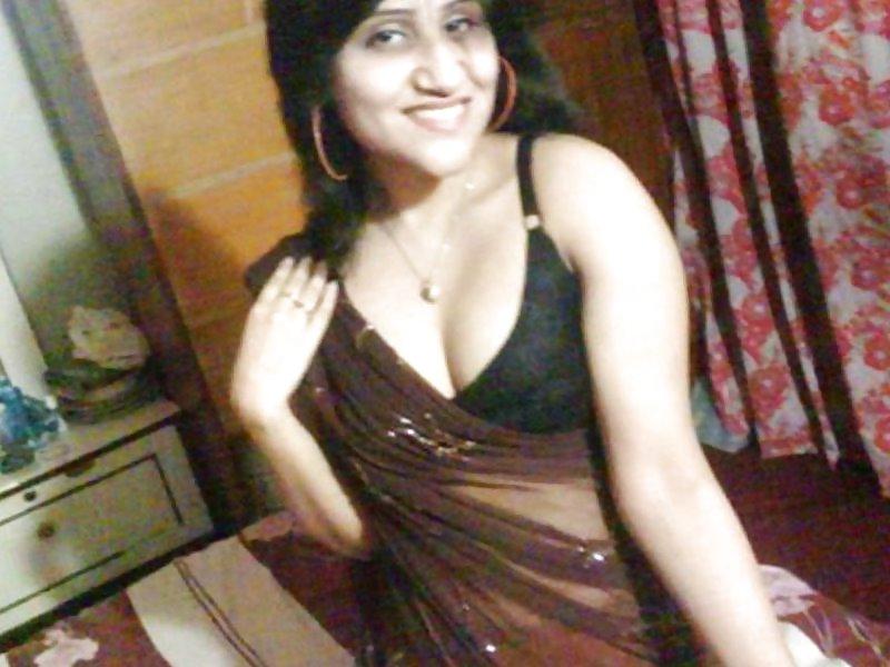 14P Indian Desi wife Ranjana - coolbudy