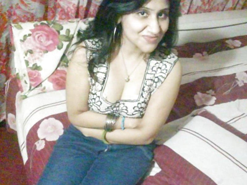 14P Indian Desi wife Ranjana - coolbudy