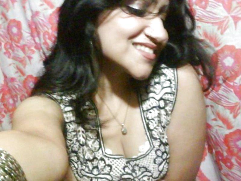 14P Indian Desi wife Ranjana - coolbudy