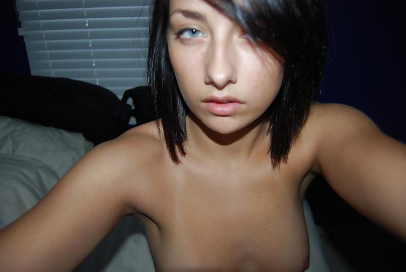 9P Blue eyed brunnette