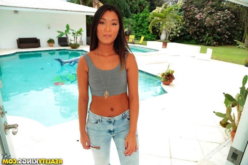 16P Tiny Asian Amy Parks gets a deep drilling and a sloppy cum facia