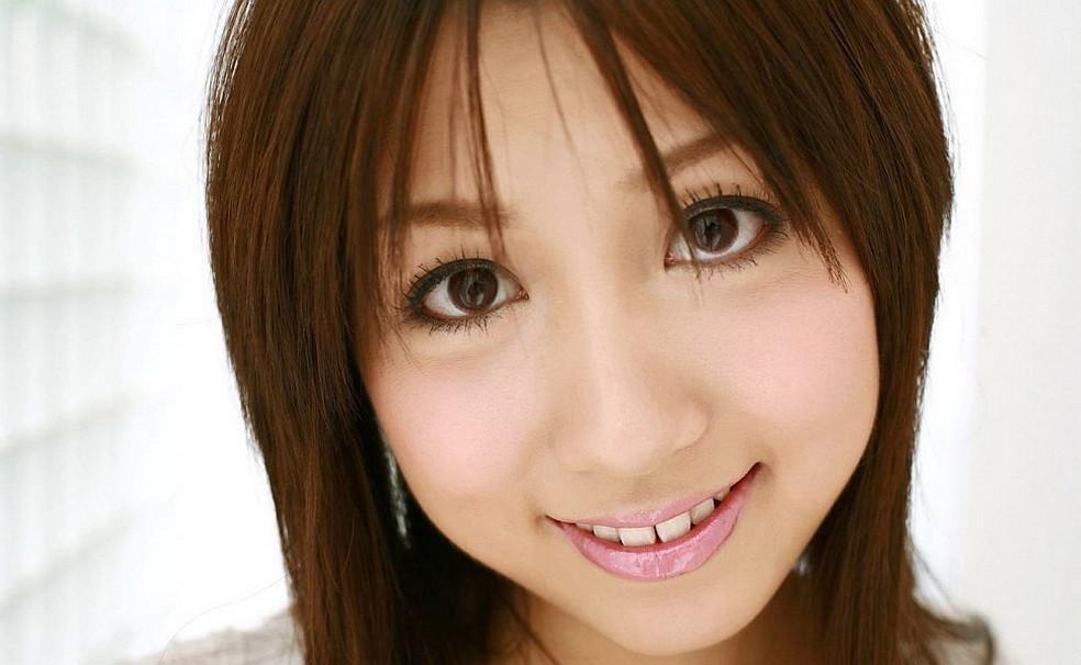 16P Japanese babe Rika Yuuki showing her ass and pussy