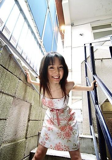 15P Asian teen model Yui Hasumi shows off her nice pussy