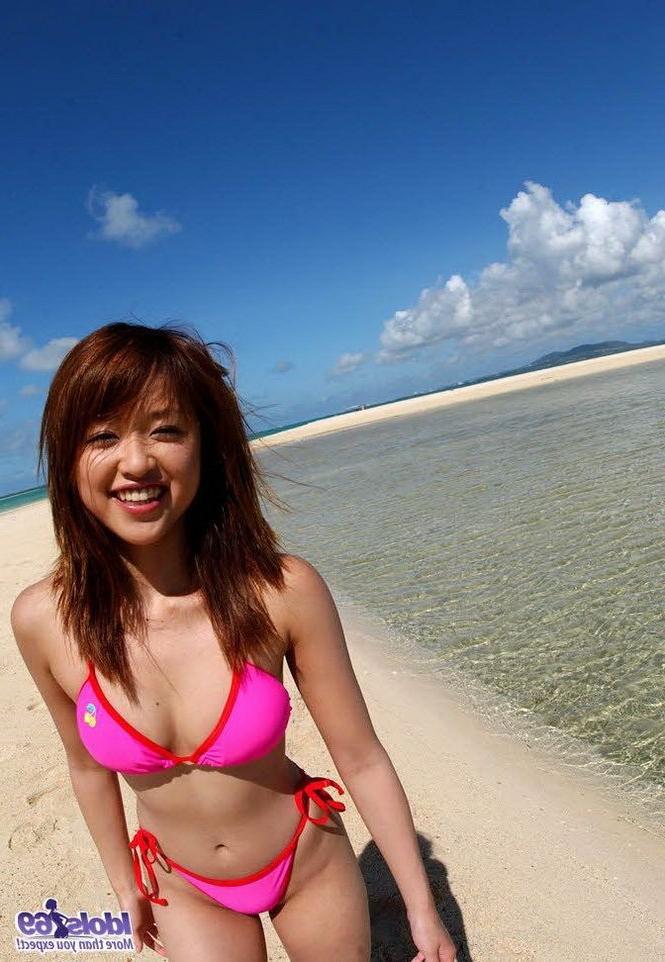 15P Japanese babe Asuka showing lovely ass and titties