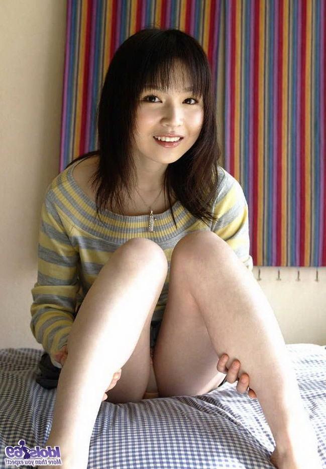 15P Asian model Kanan Kawaii shows her ass and titties