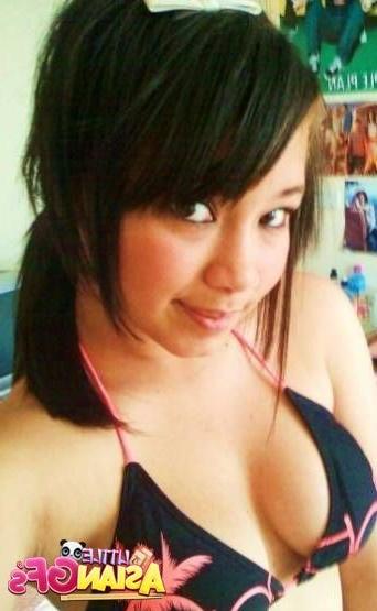 10P Self-shot asian teens getting naked