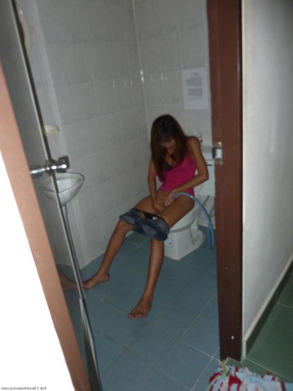 15P Skinny Thai bagirl Pak gets condom trickery during shorttime in Pattaya