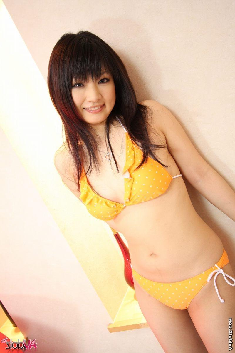 15P Akane is happy to be fingered by horny guy