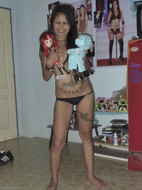 15P Phuket Thailand girl Me has tattoos and no condom sex