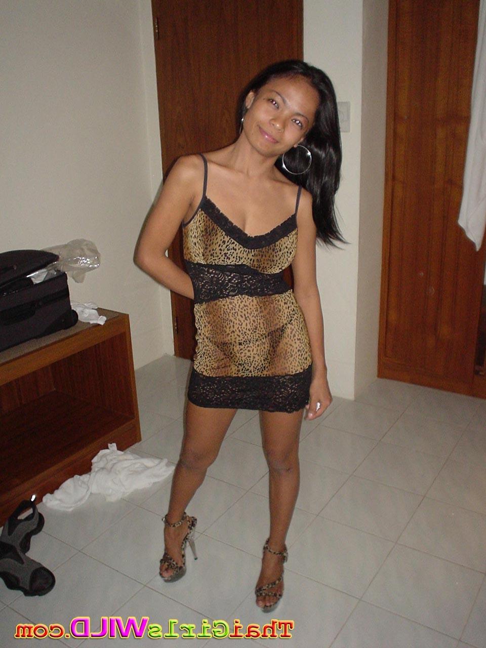 12P Hot Thai Girlfriends Flashing Perky Tits And Tight Pussies