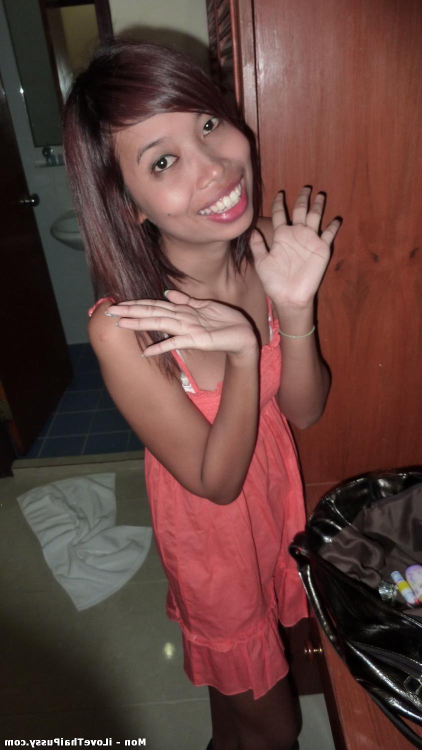 13P Real Thai Whores Paid To Fuck A Tourist With No Condom