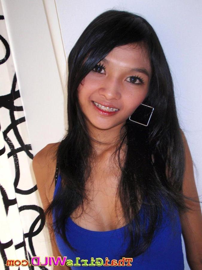 12P Hot Thai Girlfriends Flashing Perky Little Tits