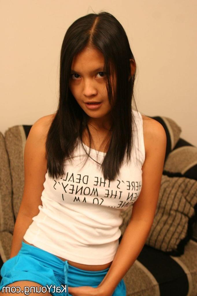 16P ::: Kat Young ::: Lustful asian Kat takes off sexy panties and shows pussy
