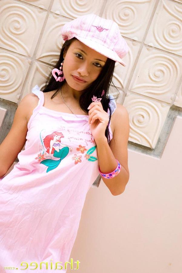 16P Thai teen girl in pink hat