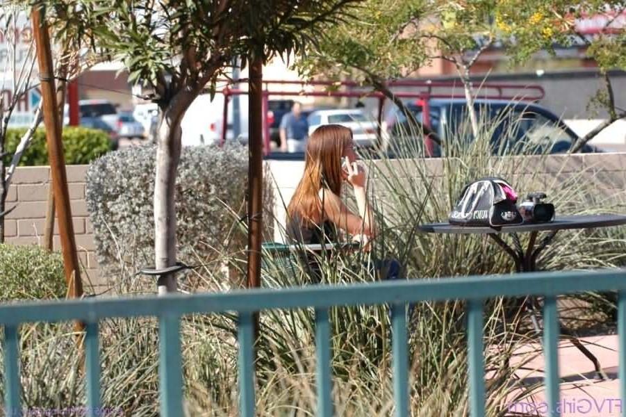 16P Redhead posing and deep double penetrating pussy