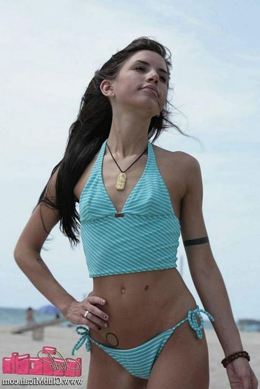 15P Fine ass Micah Moore goes topless at a Miami beach