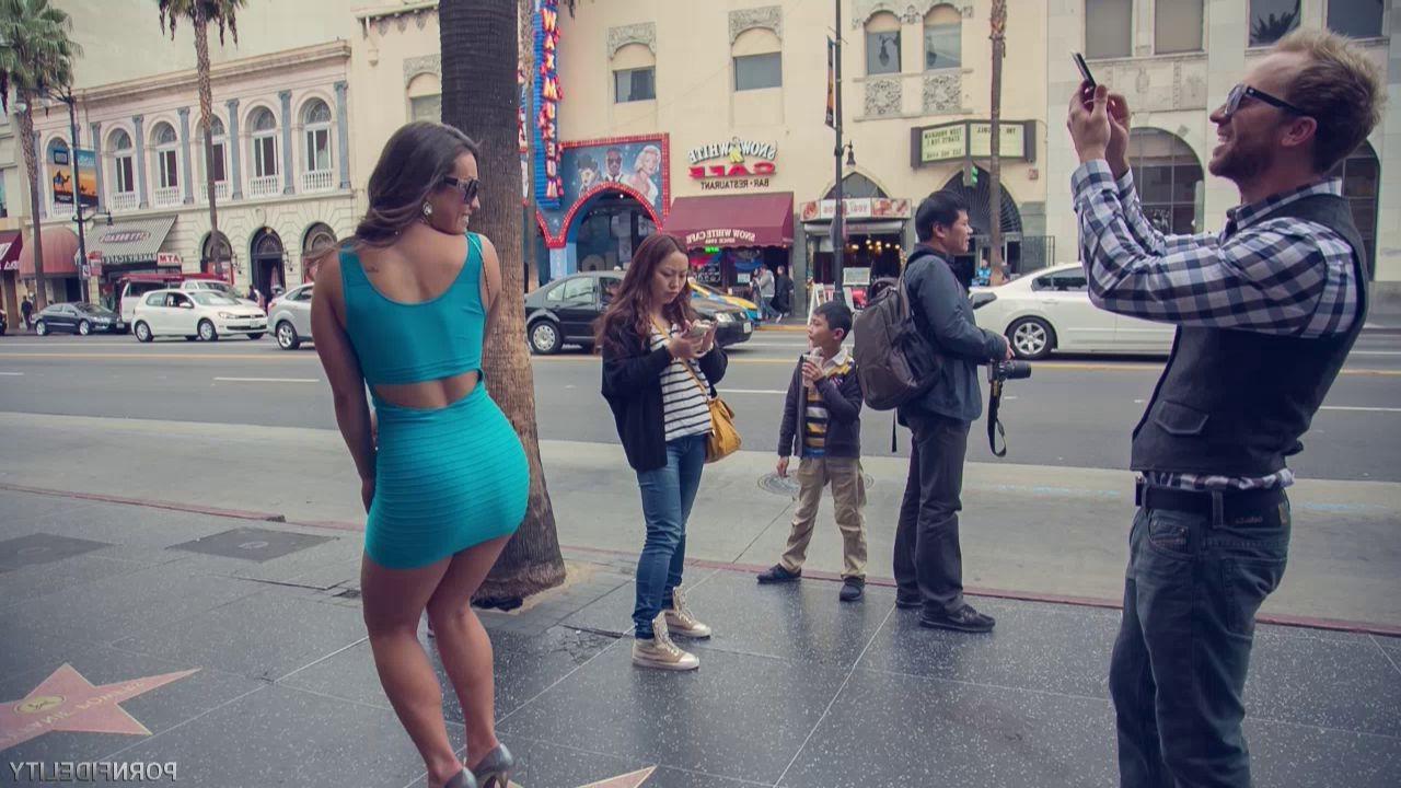 16P Big ass beauty Kelsi Monroe boned in a threesome