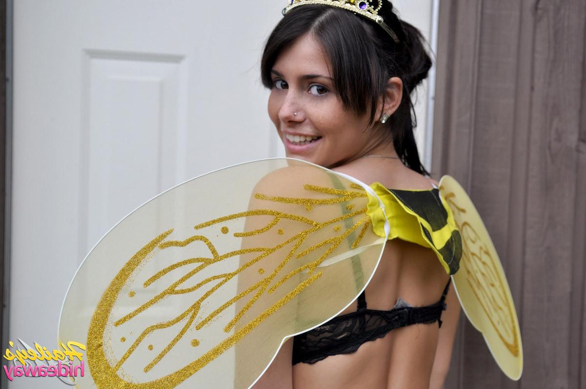 12P Hailey shows off her tight perfact ass in her halloween