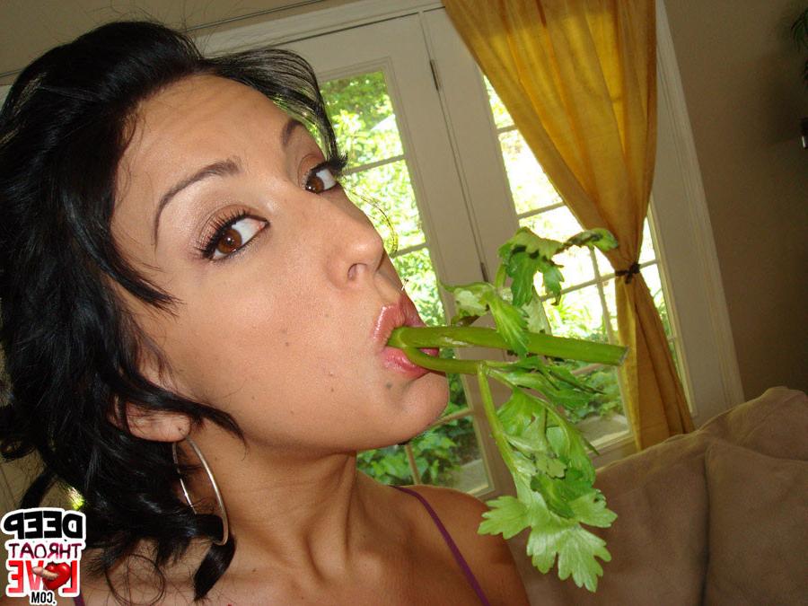 15P Ricki White gives blowjob and head on sofa