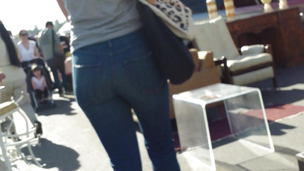 25P Beefy teen ass and butts in blue jeans 