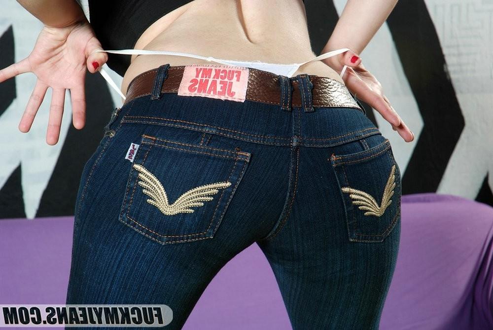 16P Blonde in super tight blue jeans open mouth for guys huge dick