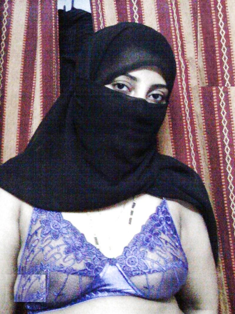 25P RANDUM SEXY INDIAN DESI BABES