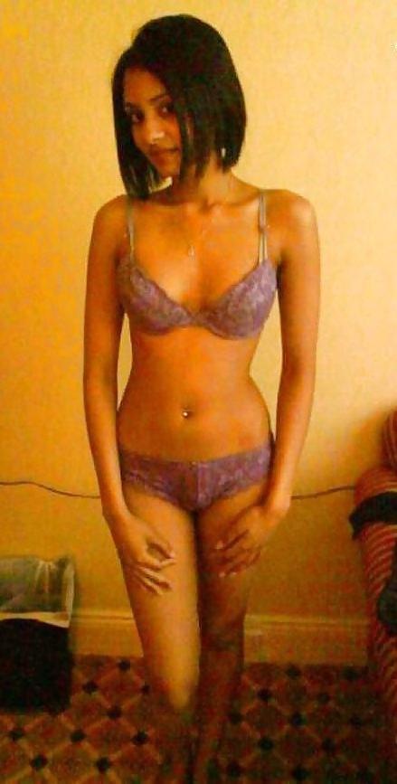 25P RANDUM SEXY INDIAN DESI BABES