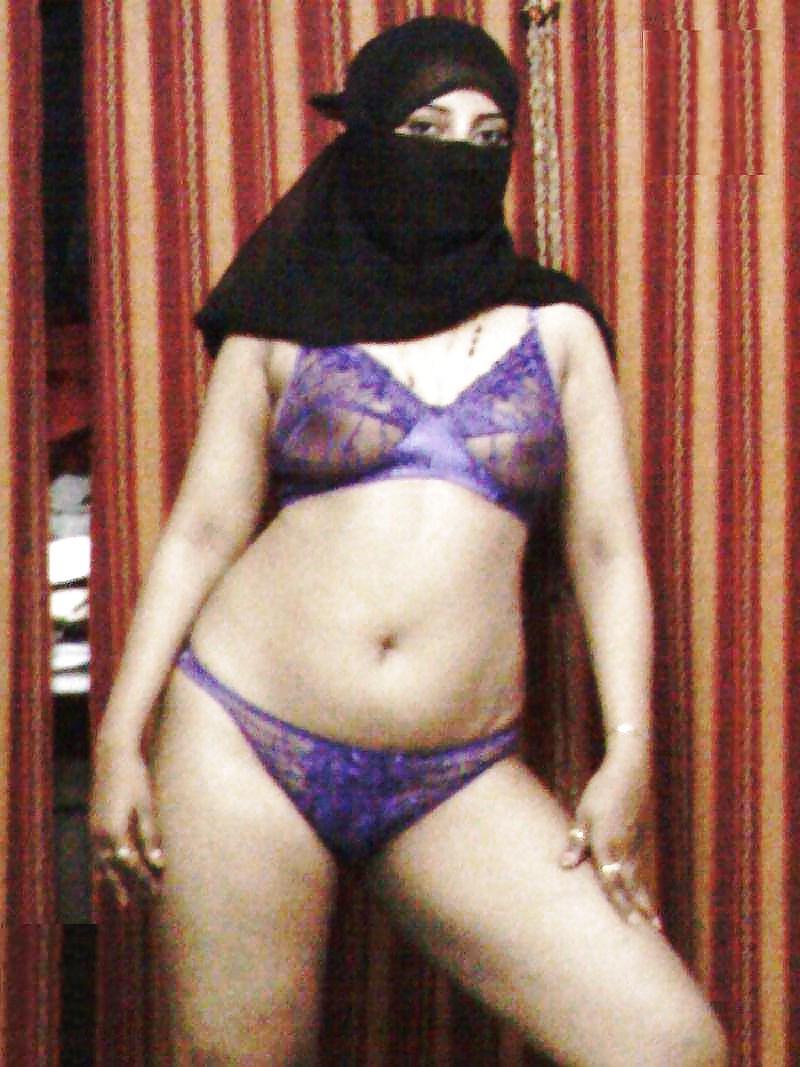 25P RANDUM SEXY INDIAN DESI BABES