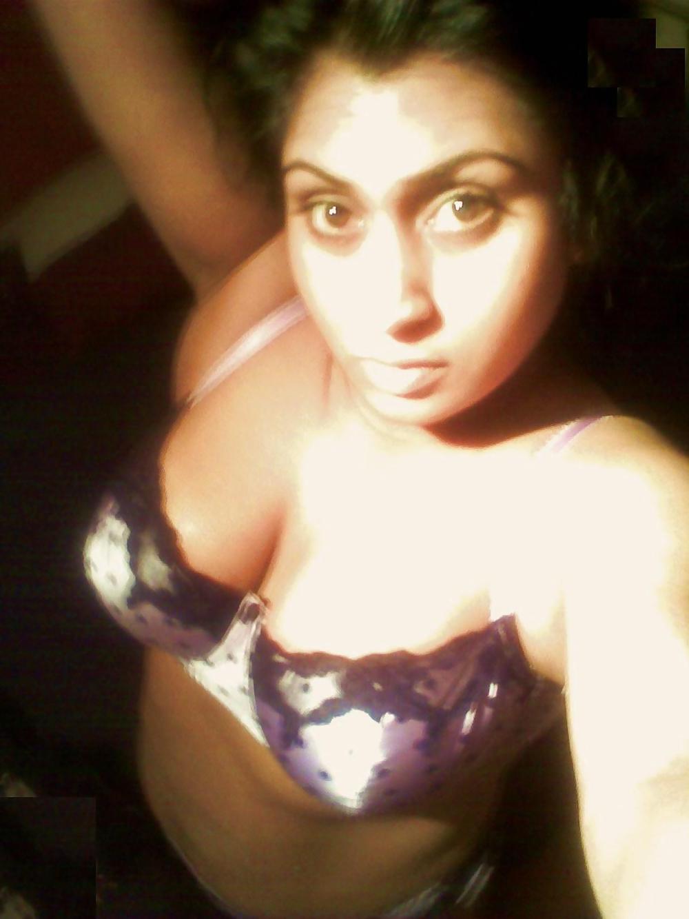 25P RANDUM SEXY INDIAN DESI BABES