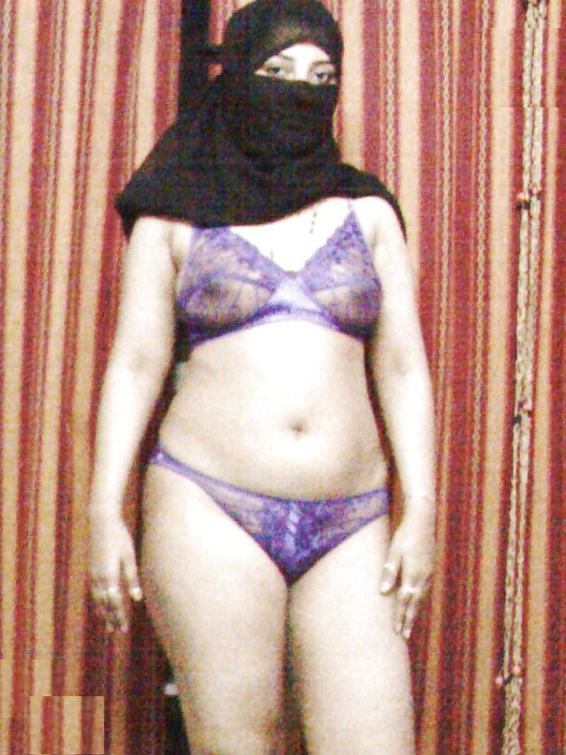 25P RANDUM SEXY INDIAN DESI BABES