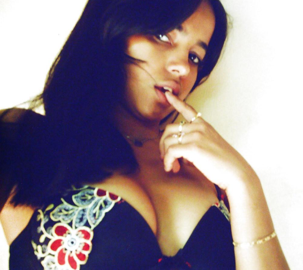 25P RANDUM SEXY INDIAN DESI BABES