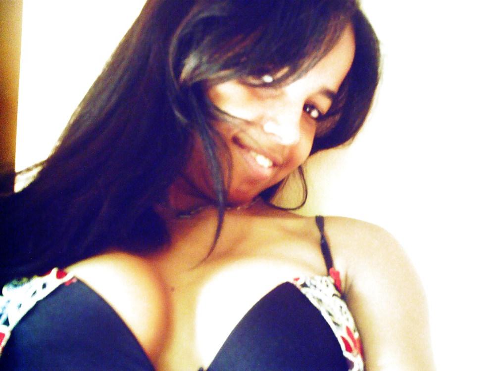 25P RANDUM SEXY INDIAN DESI BABES