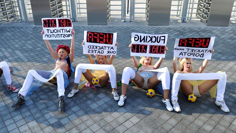 19P FEMEN - cool girls protest by public nudity