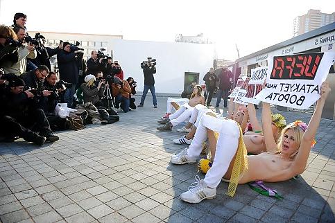 19P FEMEN - cool girls protest by public nudity